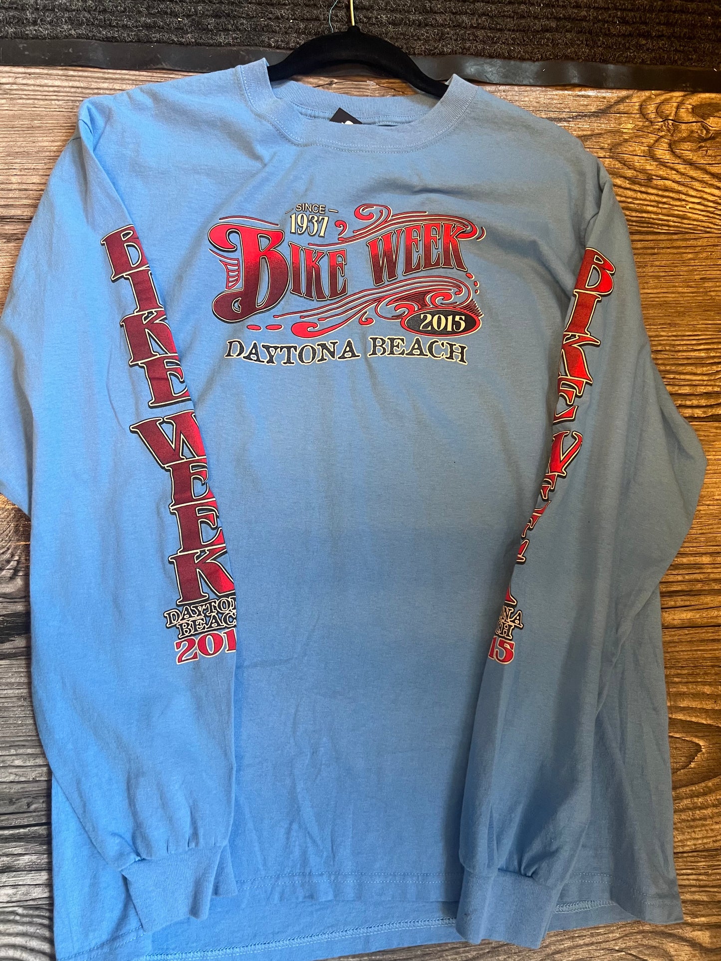 Vintage/Resale Daytona along sleeve Tee L