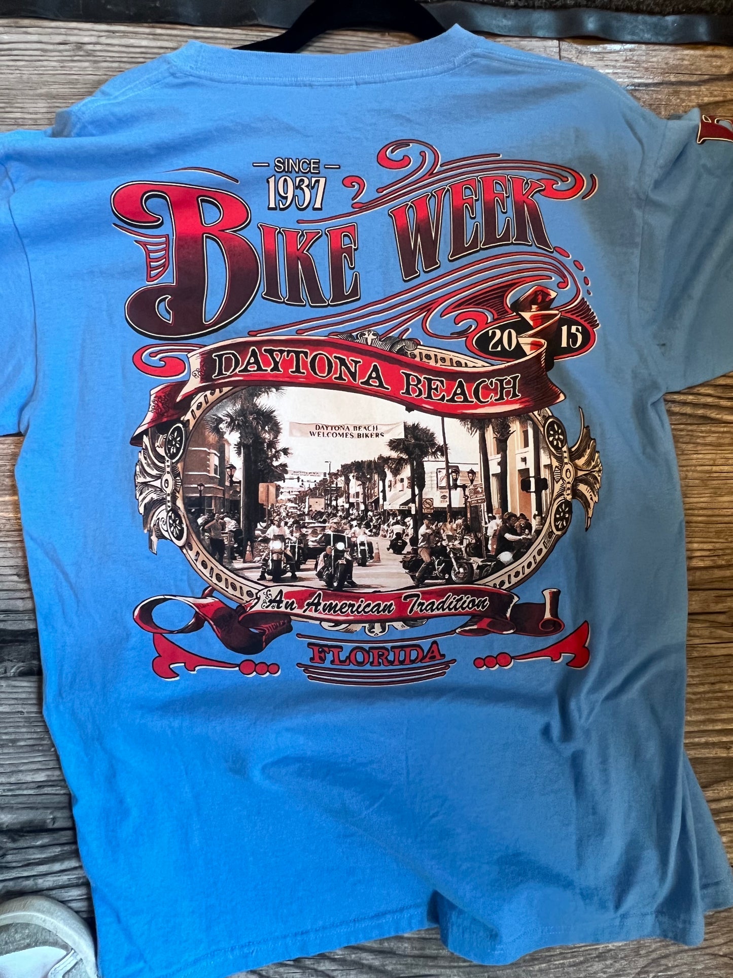 Vintage/Resale Daytona along sleeve Tee L